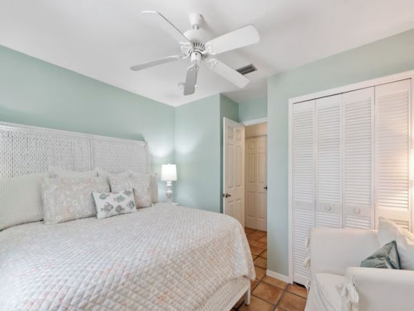 Fort Myers Vacation Pool Home Walk to Beach Three Bedroom