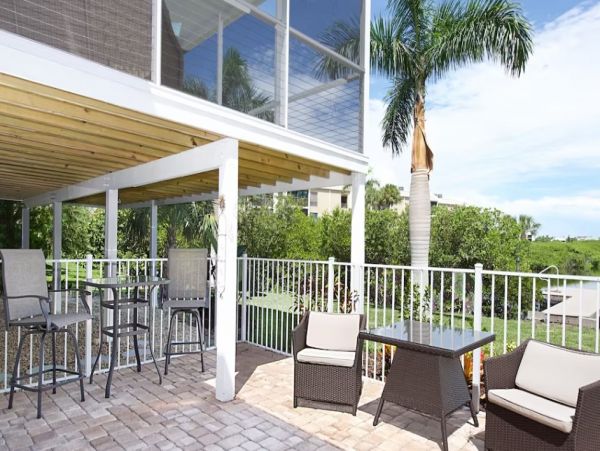 Fort Myers Vacation Pool Home Walk to Beach Three Bedroom