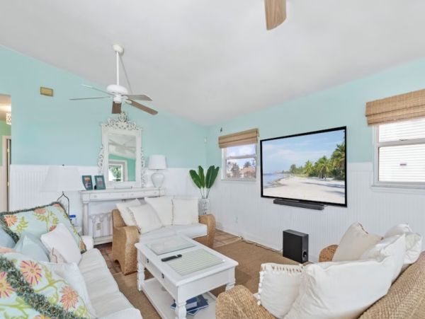 Fort Myers Vacation Pool Home Walk to Beach Three Bedroom