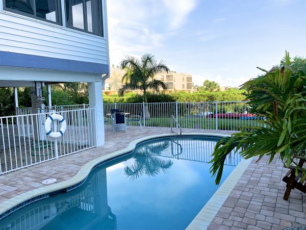 Fort Myers Vacation Pool Home Walk to Beach Three Bedroom