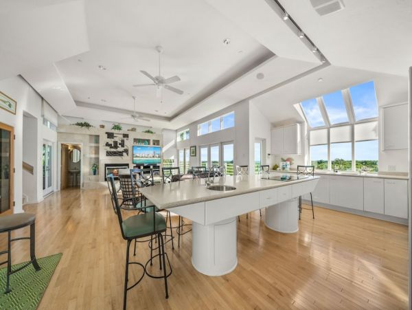 The Ultimate Captiva Vacation Residence with 4 Bedrooms