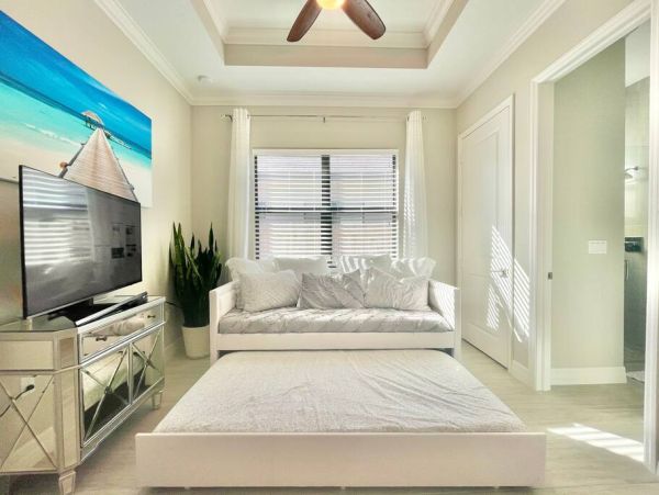 Short Walk to Beach Naples Three Bedroom + Den Vacation Home