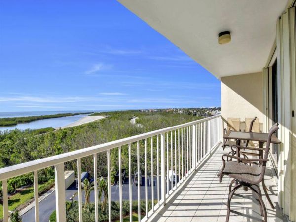 Marco Island Two Bedroom Beach Condo Sleeps 4 Guests