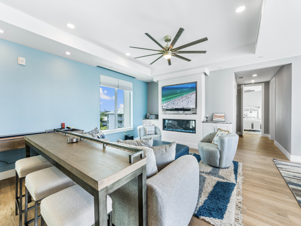 Luxurious Siesta Key Penthouse with Gulf Views and Beach Access