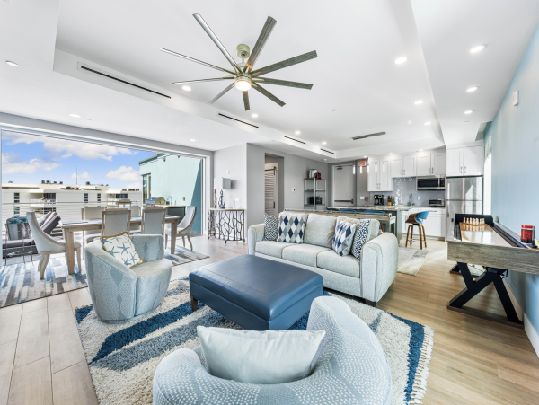 Luxurious Siesta Key Penthouse with Gulf Views and Beach Access