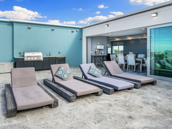 Luxurious Siesta Key Penthouse with Gulf Views and Beach Access