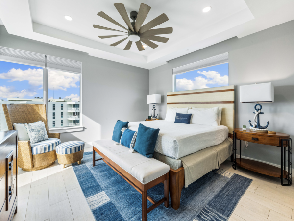 Luxurious Siesta Key Penthouse with Gulf Views and Beach Access