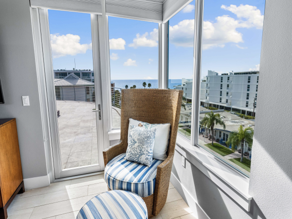 Luxurious Siesta Key Penthouse with Gulf Views and Beach Access