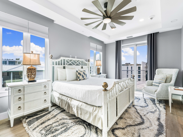Luxurious Siesta Key Penthouse with Gulf Views and Beach Access