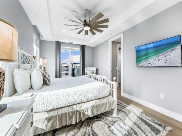 Luxurious Siesta Key Penthouse with Gulf Views and Beach Access