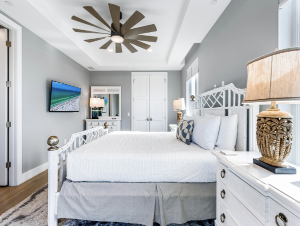 Luxurious Siesta Key Penthouse with Gulf Views and Beach Access