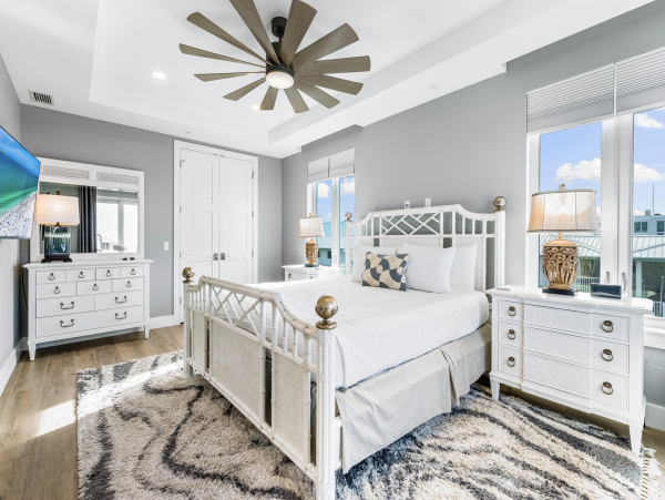 Luxurious Siesta Key Penthouse with Gulf Views and Beach Access