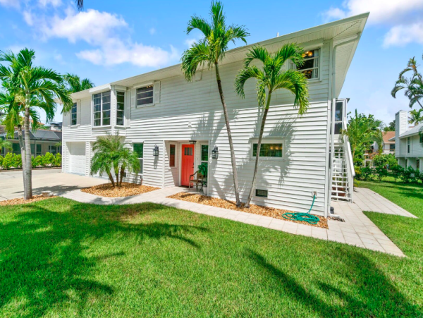 Charming Bonita Springs Home with 5-Bedrooms, Walk To Beach