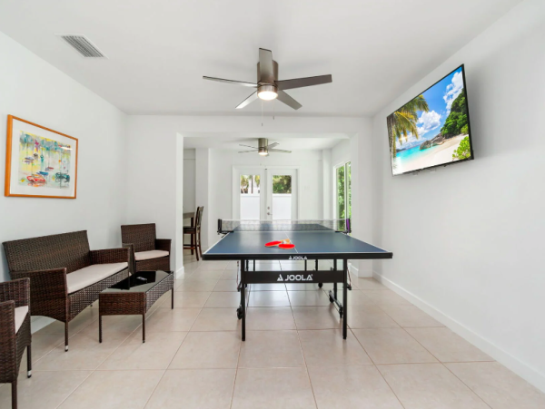 Charming Bonita Springs Home with 5-Bedrooms, Walk To Beach