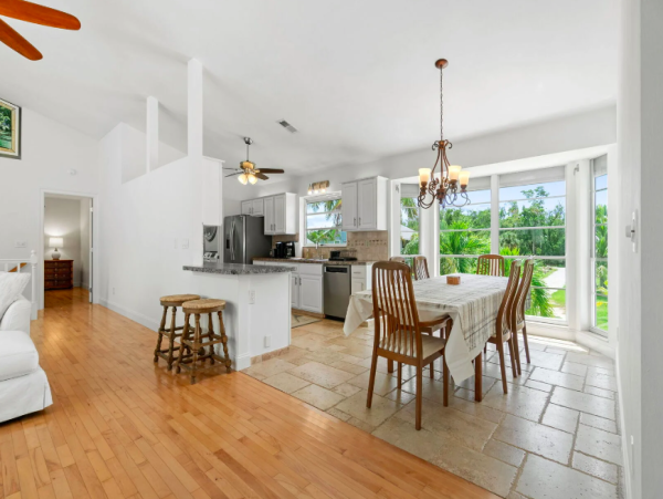 Charming Bonita Springs Home with 5-Bedrooms, Walk To Beach