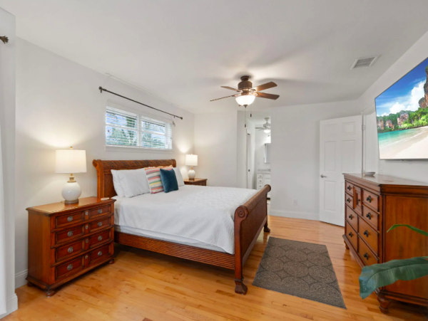 Charming Bonita Springs Home with 5-Bedrooms, Walk To Beach