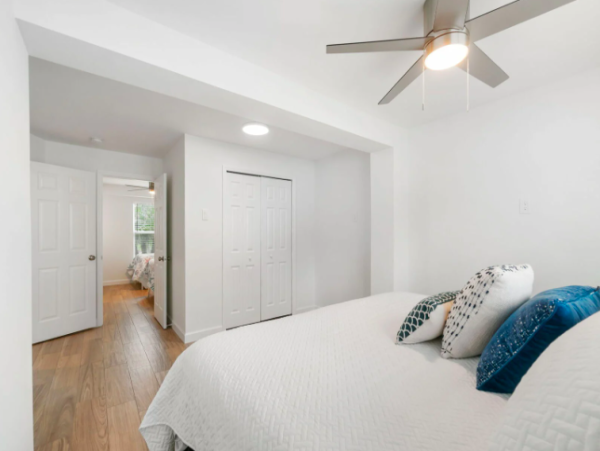 Charming Bonita Springs Home with 5-Bedrooms, Walk To Beach