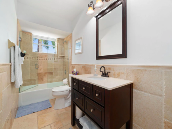 Charming Bonita Springs Home with 5-Bedrooms, Walk To Beach