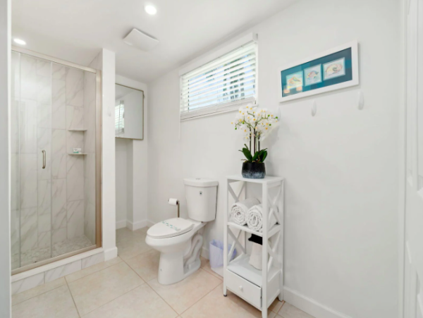 Charming Bonita Springs Home with 5-Bedrooms, Walk To Beach