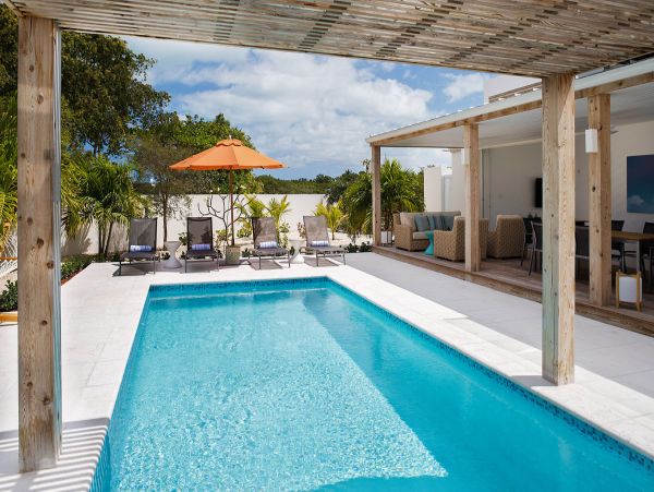 Stunning 3 Bedroom Luxury Villa Steps to the Beach