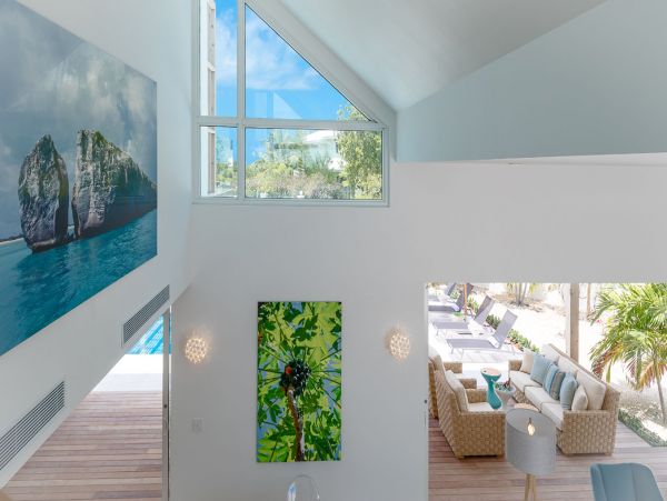 Stunning 3 Bedroom Luxury Villa Steps to the Beach