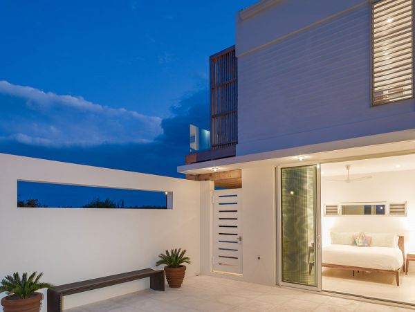 Stunning 3 Bedroom Luxury Villa Steps to the Beach