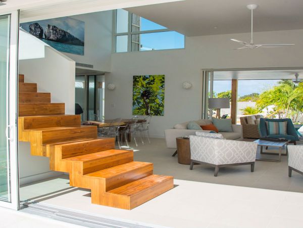 Stunning 3 Bedroom Luxury Villa Steps to the Beach