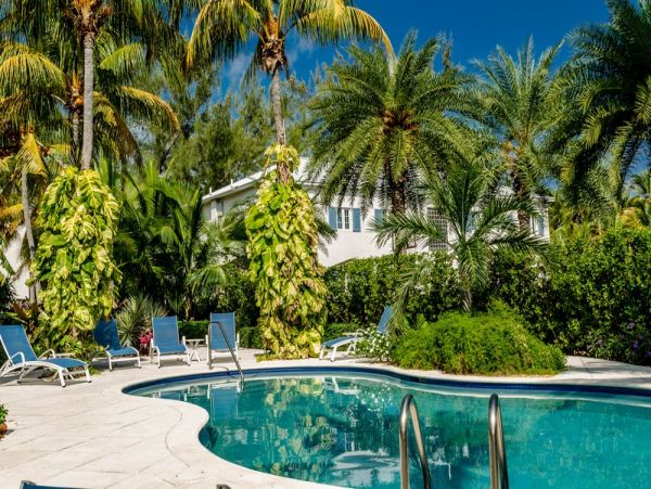 Turks and Caicos Vacation Condo Three Bedroom Walk to Beach