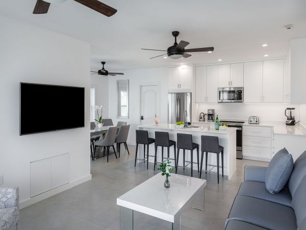 Turks and Caicos Vacation Condo Three Bedroom Walk to Beach