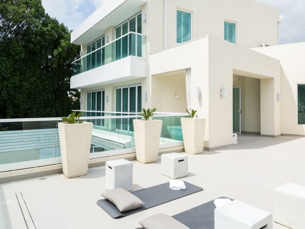 Barbados Home 975407