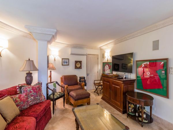 Barbados Home 975408