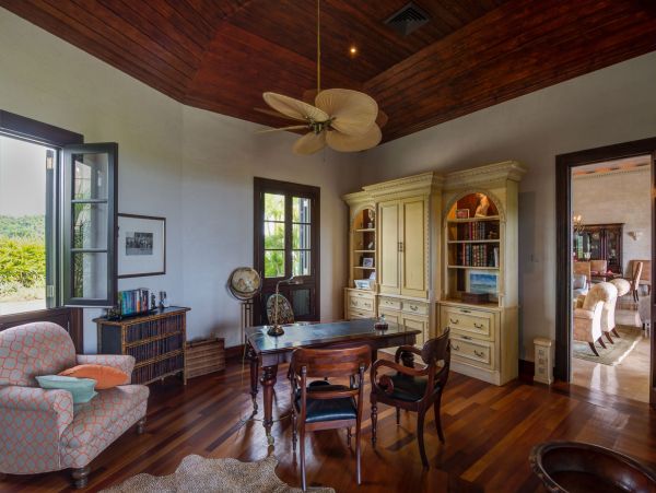 Barbados Home 975411
