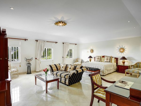 Barbados Home 975415