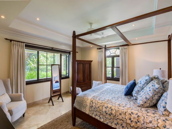Barbados Home 975444