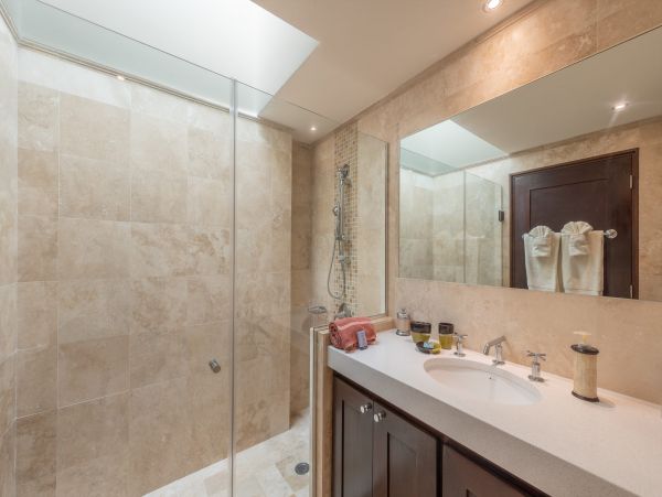 Barbados Condo 975449