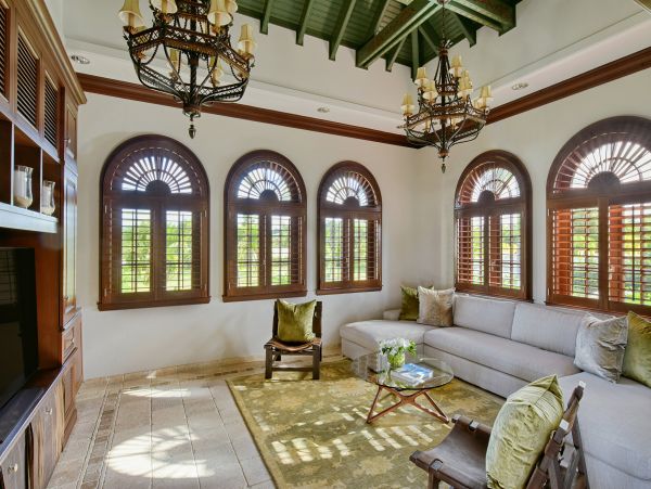 Oceanfront Stunning Ten Bedroom Estate in Saint Martin