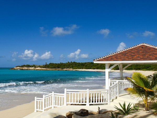Oceanfront Stunning Ten Bedroom Estate in Saint Martin
