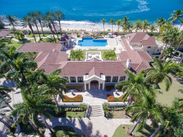 Oceanfront Stunning Ten Bedroom Estate in Saint Martin