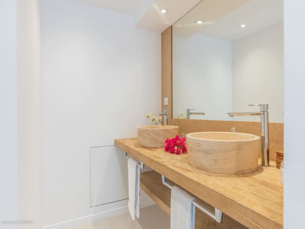 St. Barts Home 975540