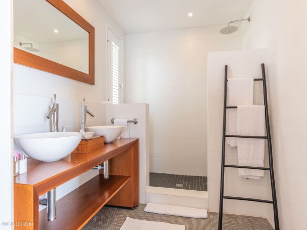 St. Barts Home 975540