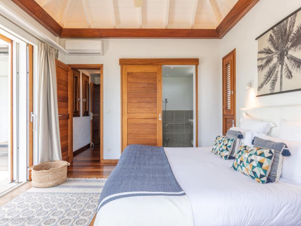 St. Barts Home 975540