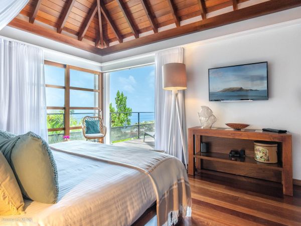St. Barts Home 975540