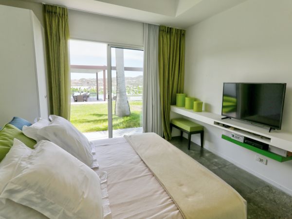 St. Barts Home 975541