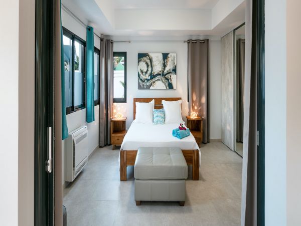 St. Barts Home 975568