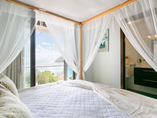 St. Barts Home 975570