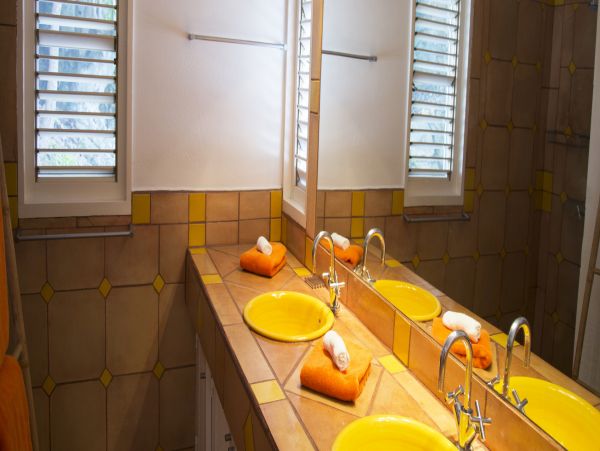 St. Barts Home 975578