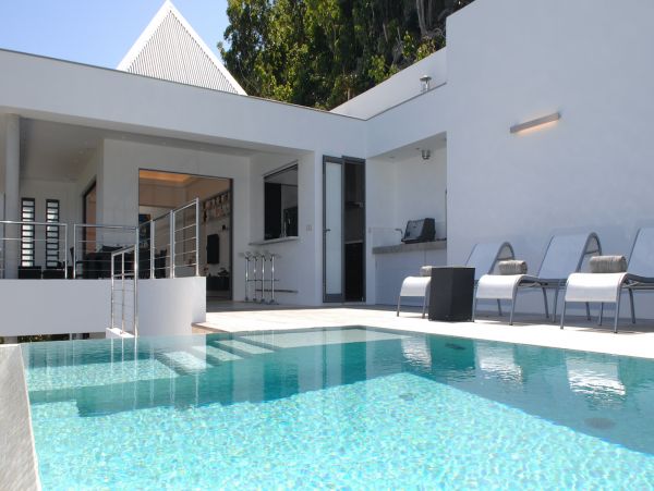 St. Barts Home 975589