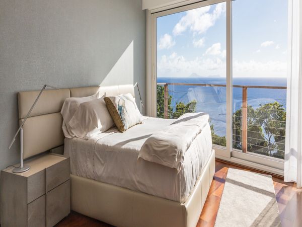 St. Barts Home 975591
