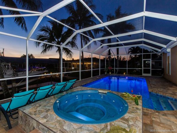 Cape Coral Home 975597