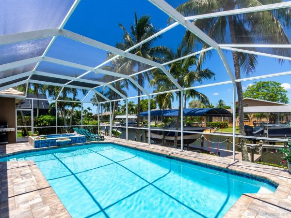 Cape Coral Home 975597